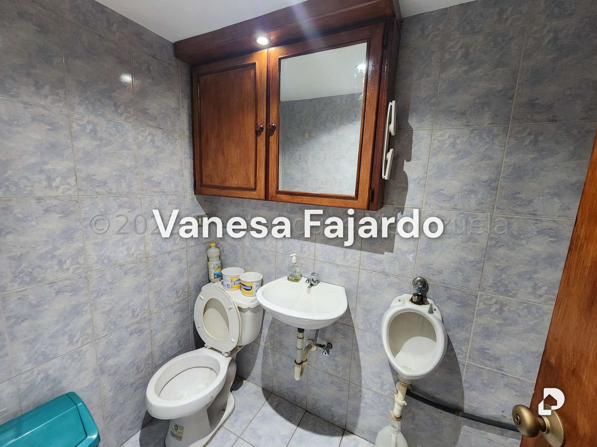 Local comercial en Bello Monte, Caracas – 13