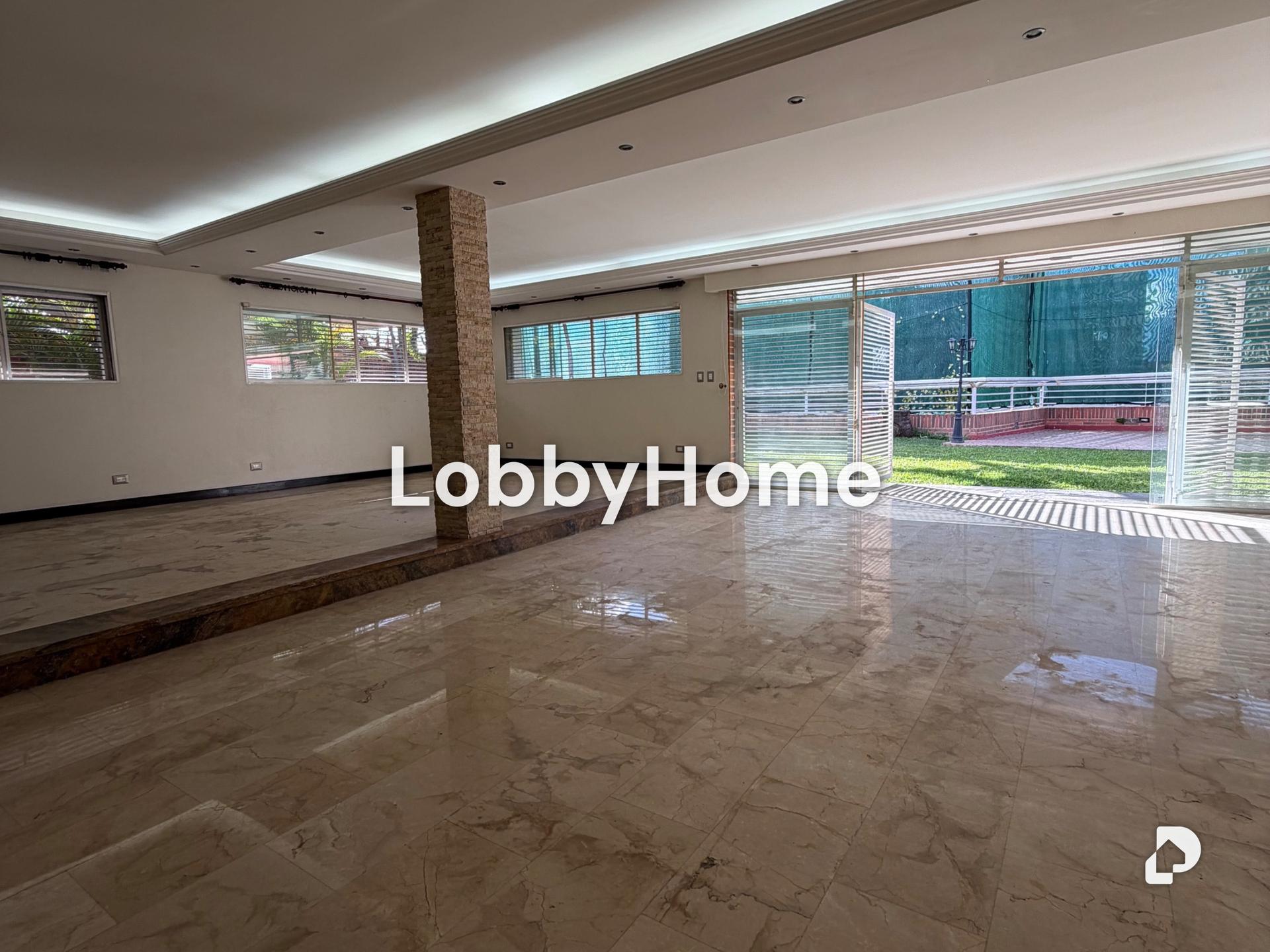 Casa en Cumbres de Curumo, Caracas – 2
