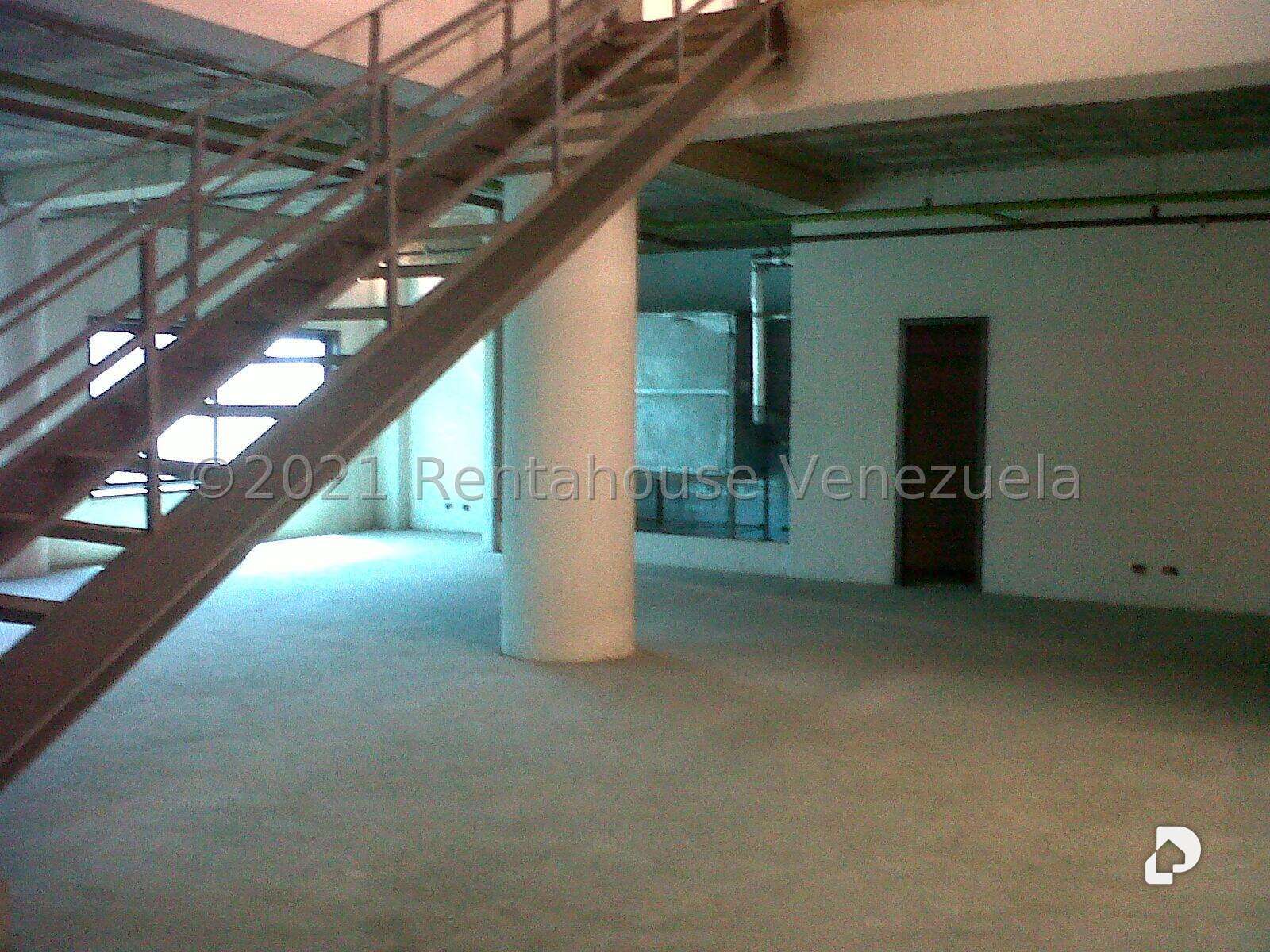 Edificio en Sabana Grande, Caracas – 13