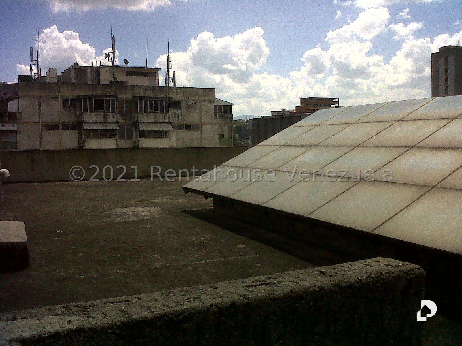 Edificio en Sabana Grande, Caracas – 17