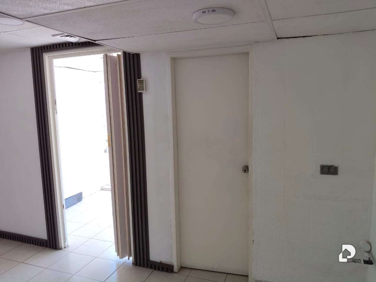 Office in Urbanización El Penonal, Lechería – 12