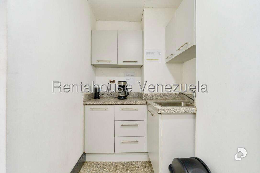 Edificio en Los Ruices, Caracas – 18