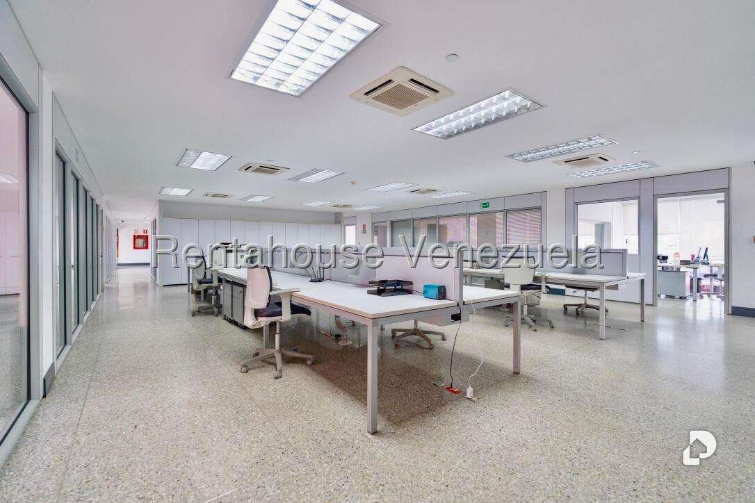 Edificio en Los Ruices, Caracas – 13