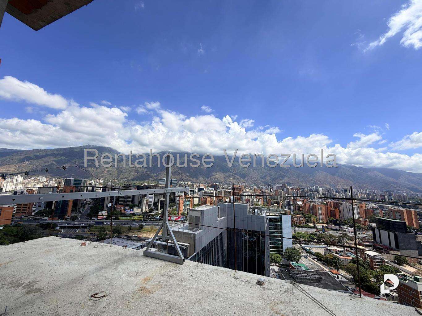 Oficina en Las Mercedes, Caracas – 6