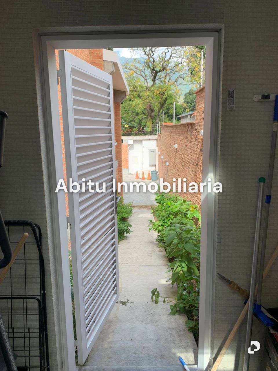 Casa en La Floresta, Caracas – 18