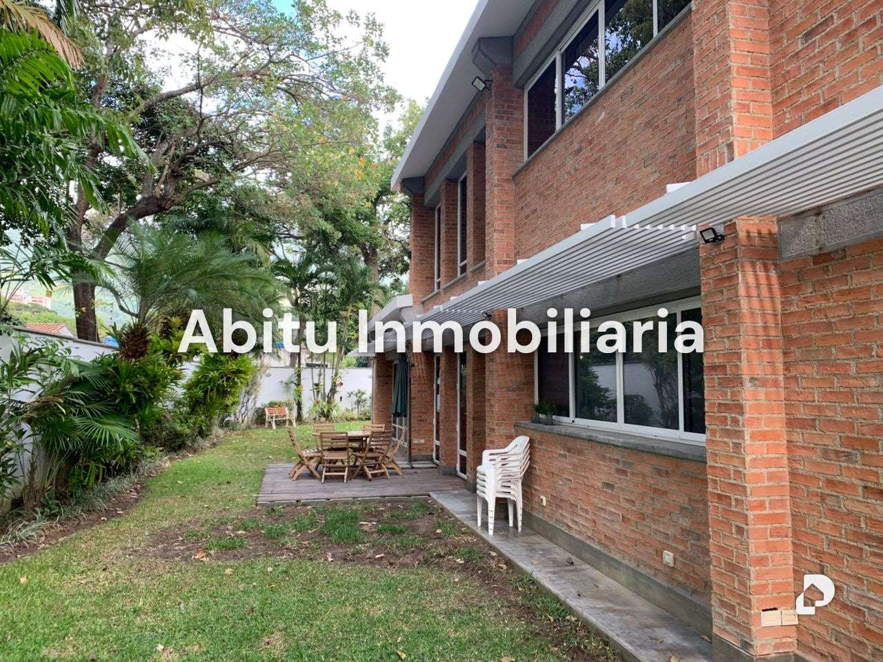 Casa en La Floresta, Caracas – 15