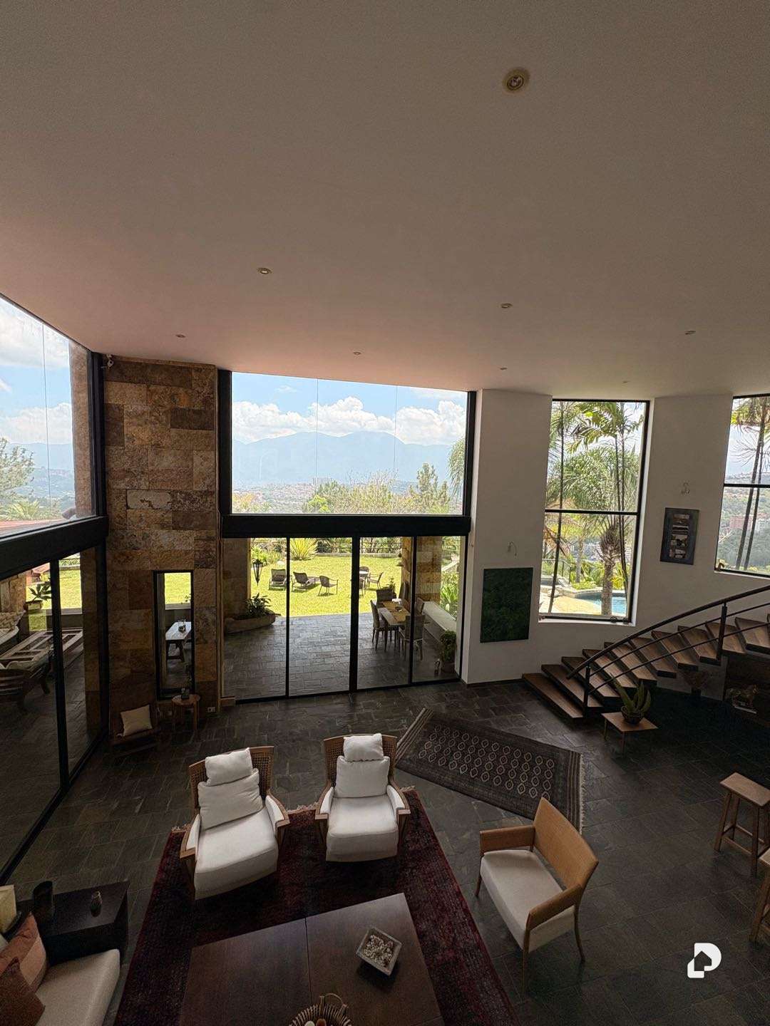Casa en La Trinidad, Caracas – 18