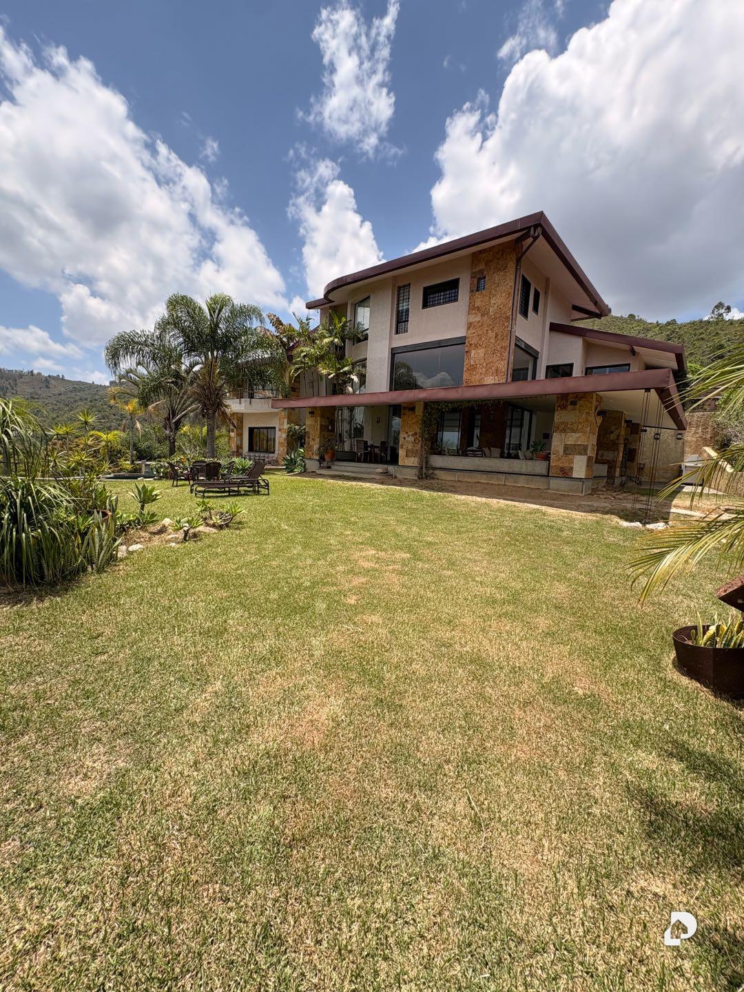 Casa en La Trinidad, Caracas – 3