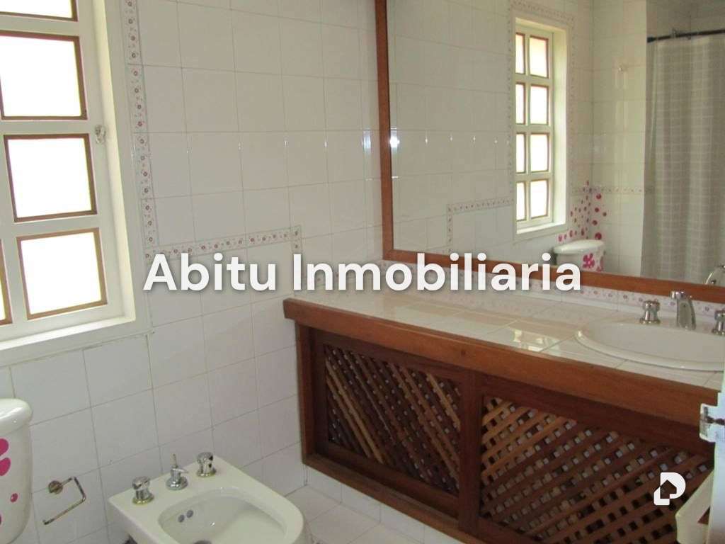 Casa en Urb. Miranda, Caracas – 22