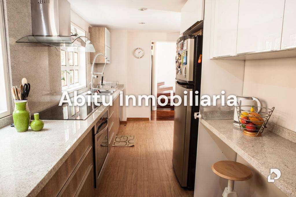 Casa en Urb. Miranda, Caracas – 10