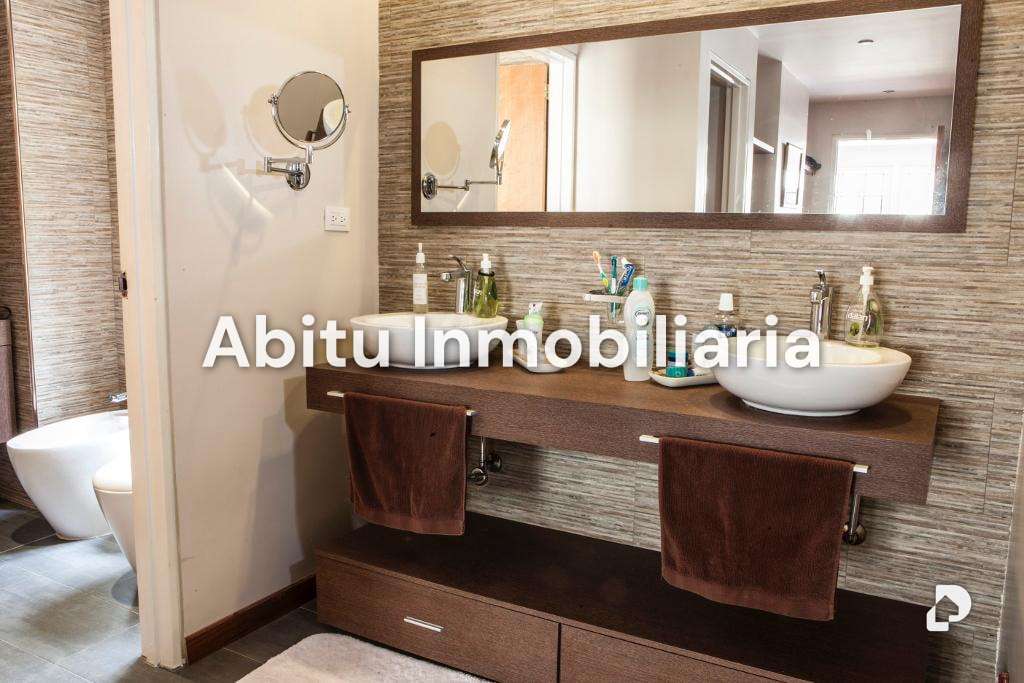 Casa en Urb. Miranda, Caracas – 19