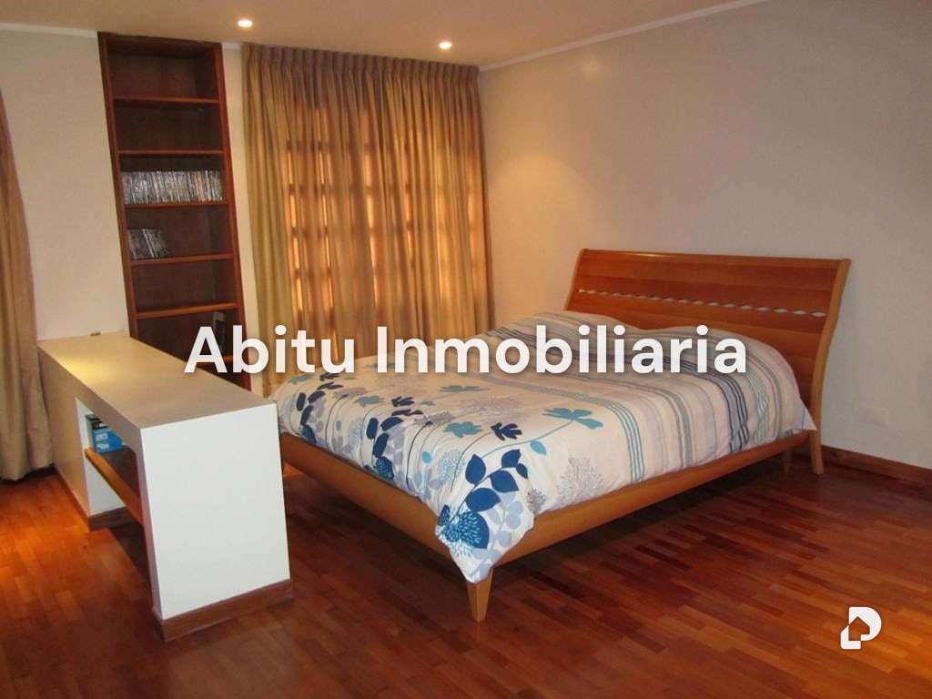 Casa en Urb. Miranda, Caracas – 16
