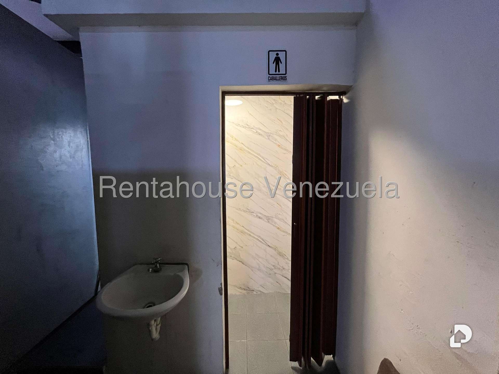 Local comercial en Catia, Caracas – 13
