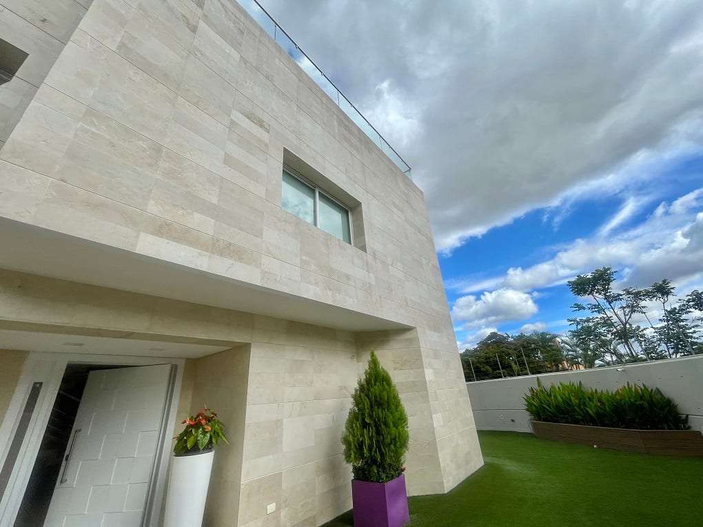 Casa en Altamira, Caracas - 1