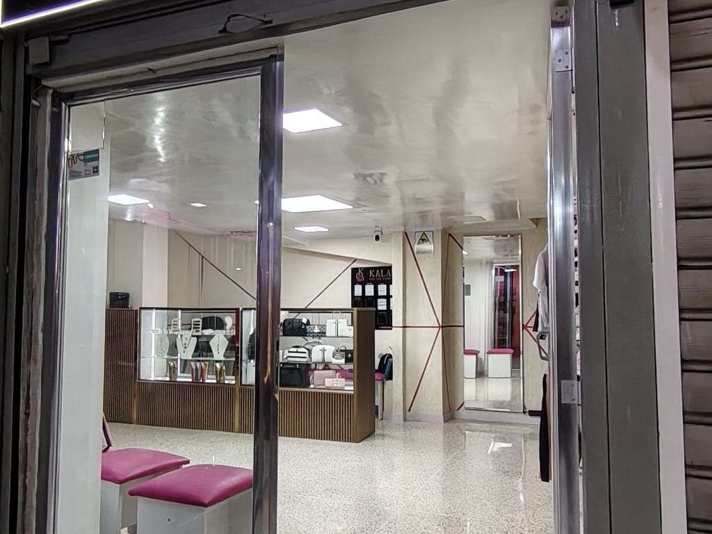 Local comercial en Las Quintas III, Naguanagua - 1