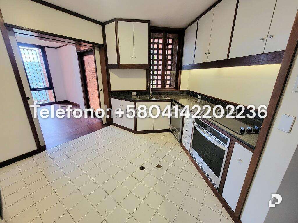 Casa en Colinas del Tamanaco, Caracas – 32