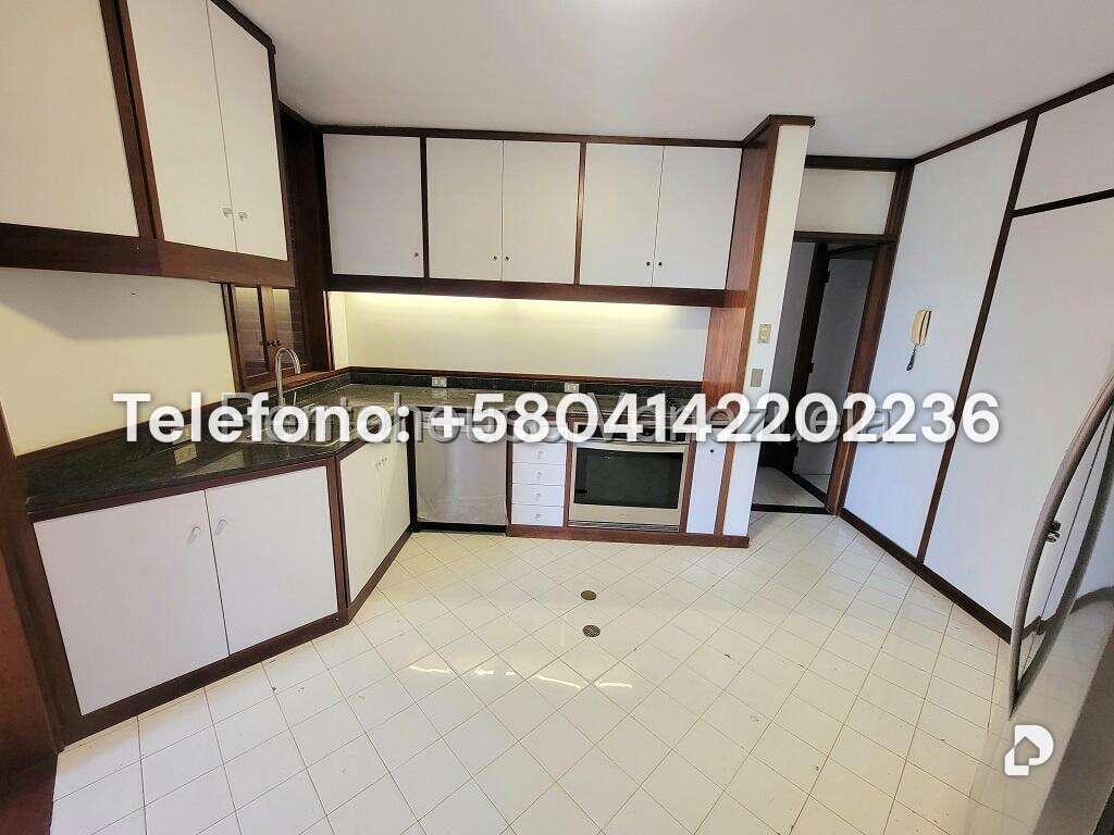 Casa en Colinas del Tamanaco, Caracas – 30