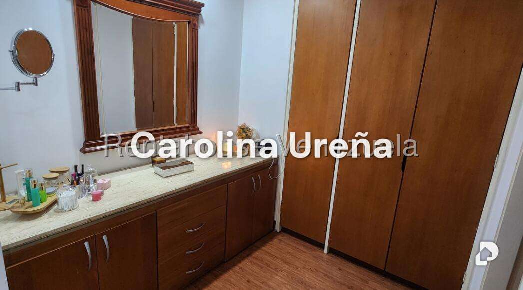 Penthouse en Alta Florida, Caracas – 12