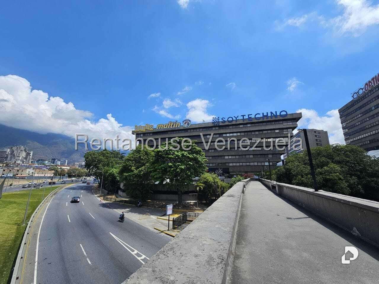 Office in Chuao, Caracas – 31
