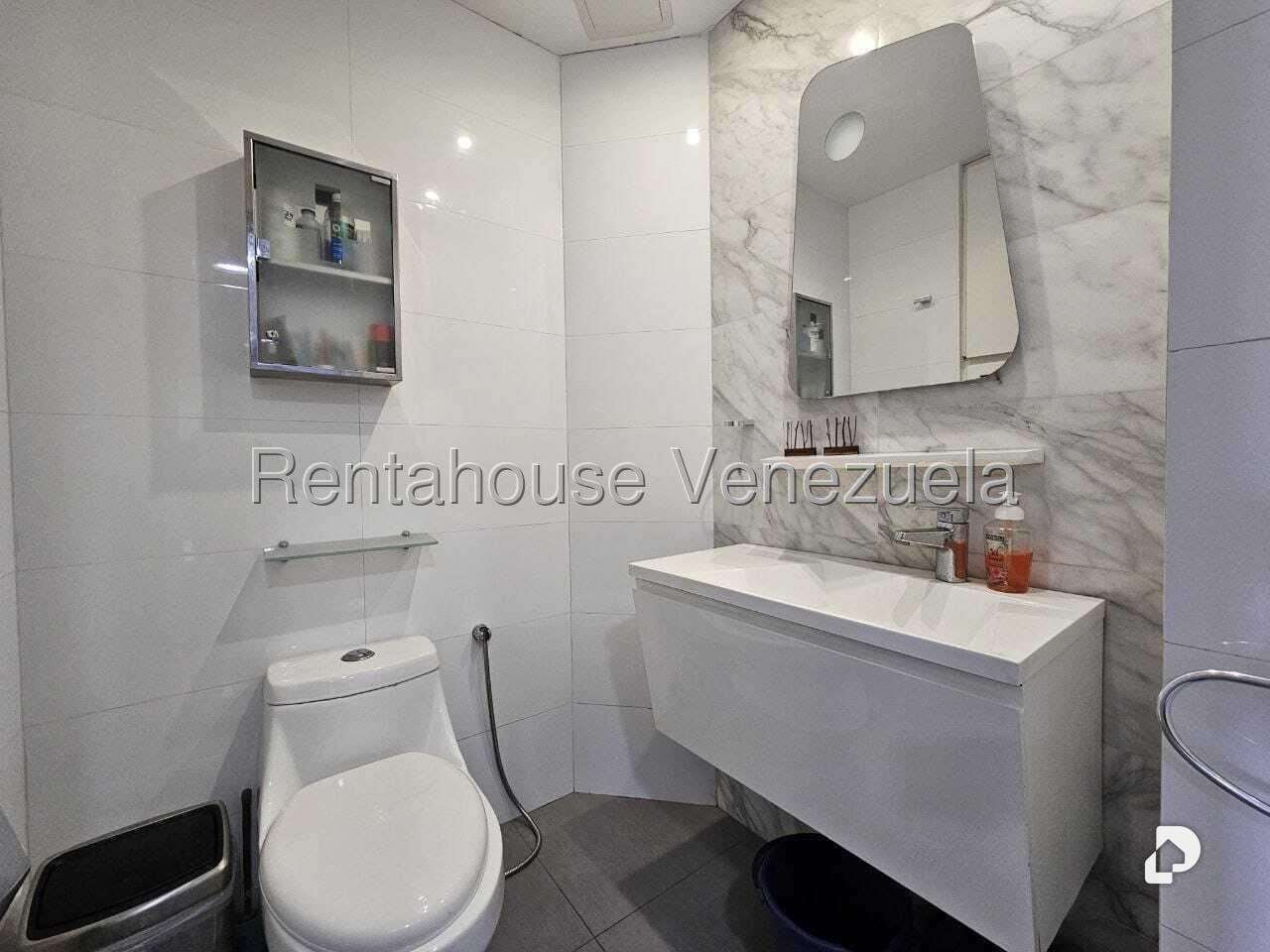 Office in Chuao, Caracas – 26