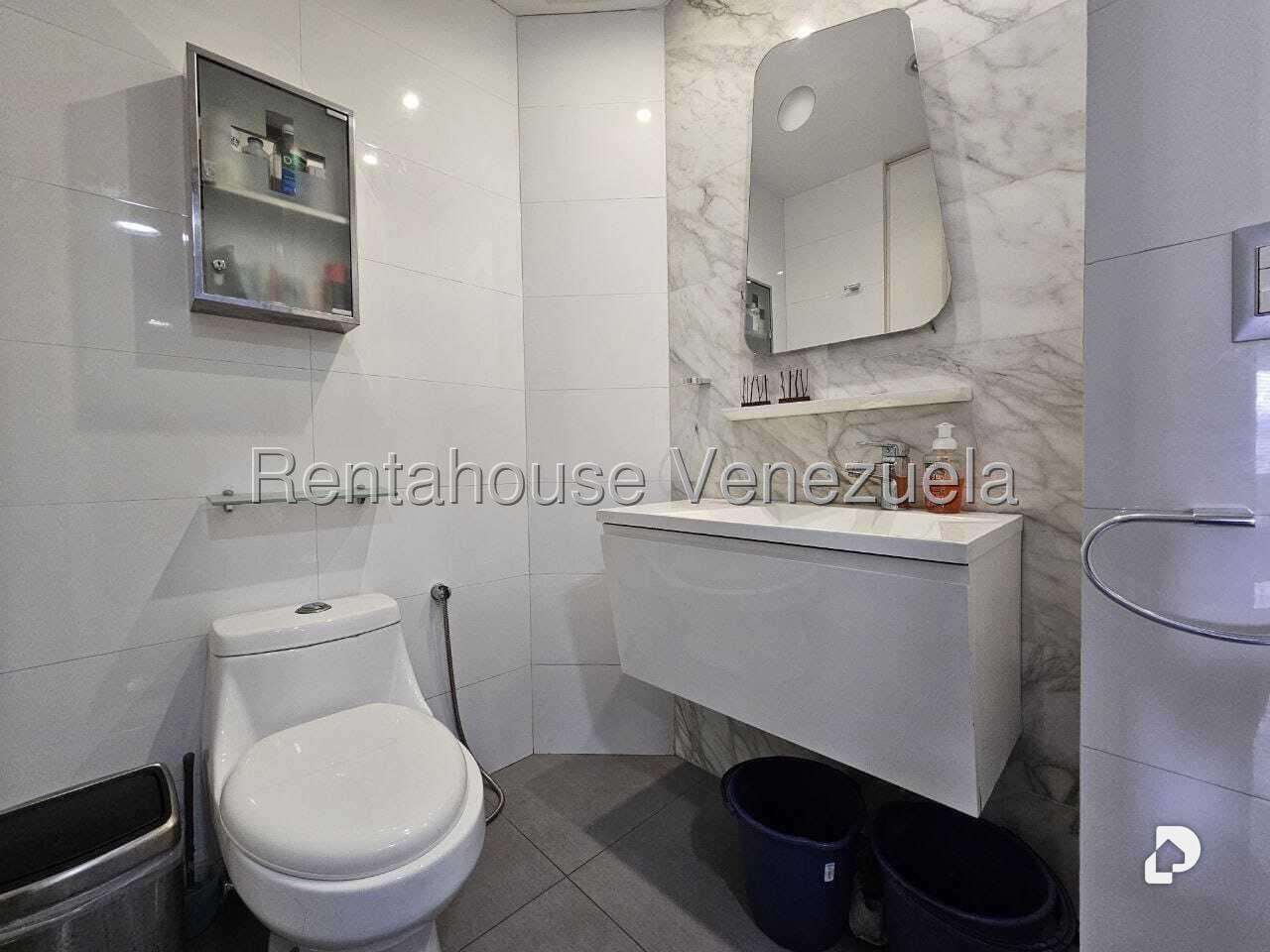Office in Chuao, Caracas – 24