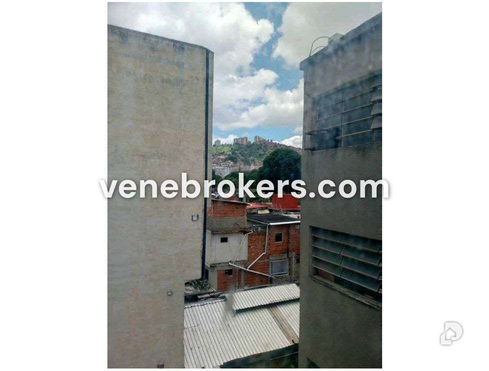 Edificio en San Martín, Caracas – 7