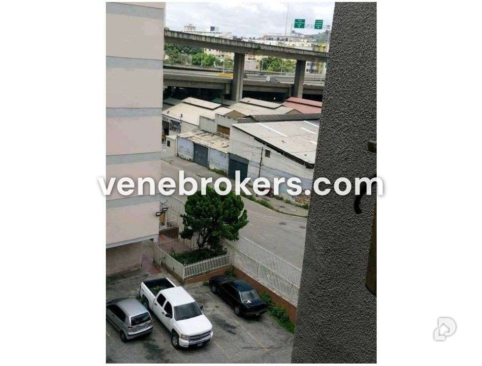 Edificio en San Martín, Caracas – 8