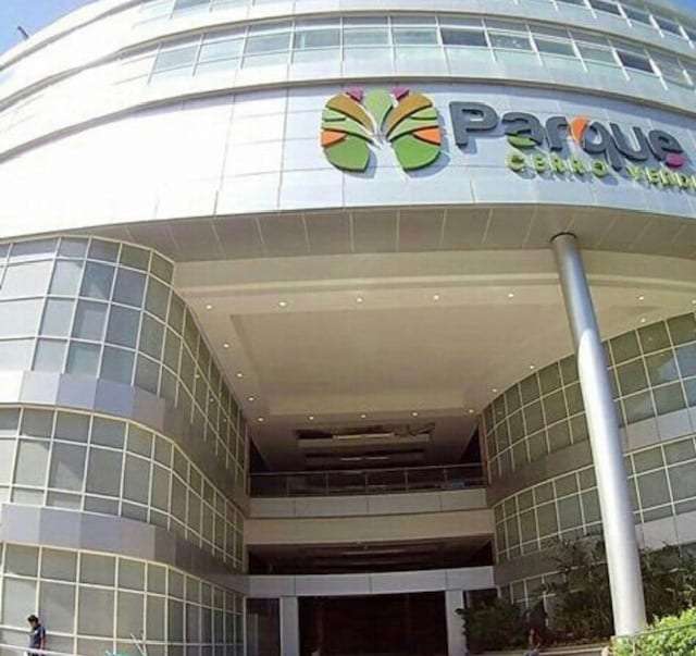 Local comercial en Cerro Verde, Caracas - 1