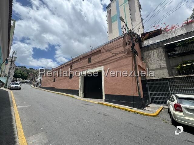 Galpón en San Martín, Caracas – 1