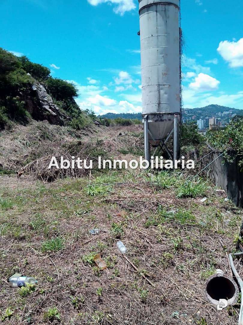 Terreno en Lomas de Prados del Este, Caracas – 2
