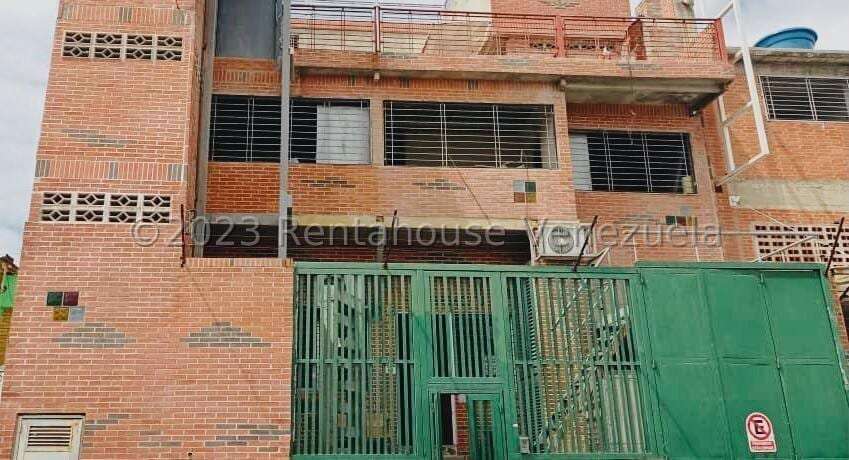 Edificio en Los Rosales, Caracas - 1