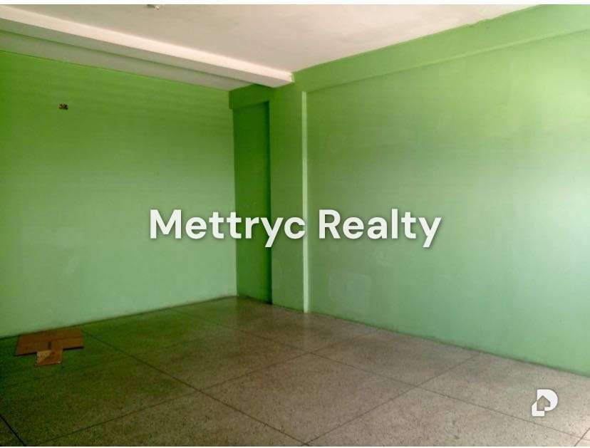 Local comercial en Industrial Castillito, Valencia – 2
