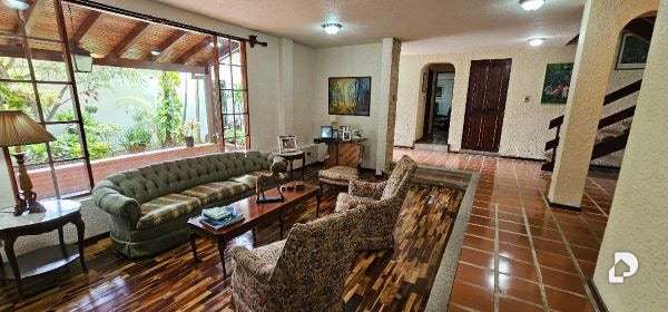 Casa en La Lagunita, Caracas – 8