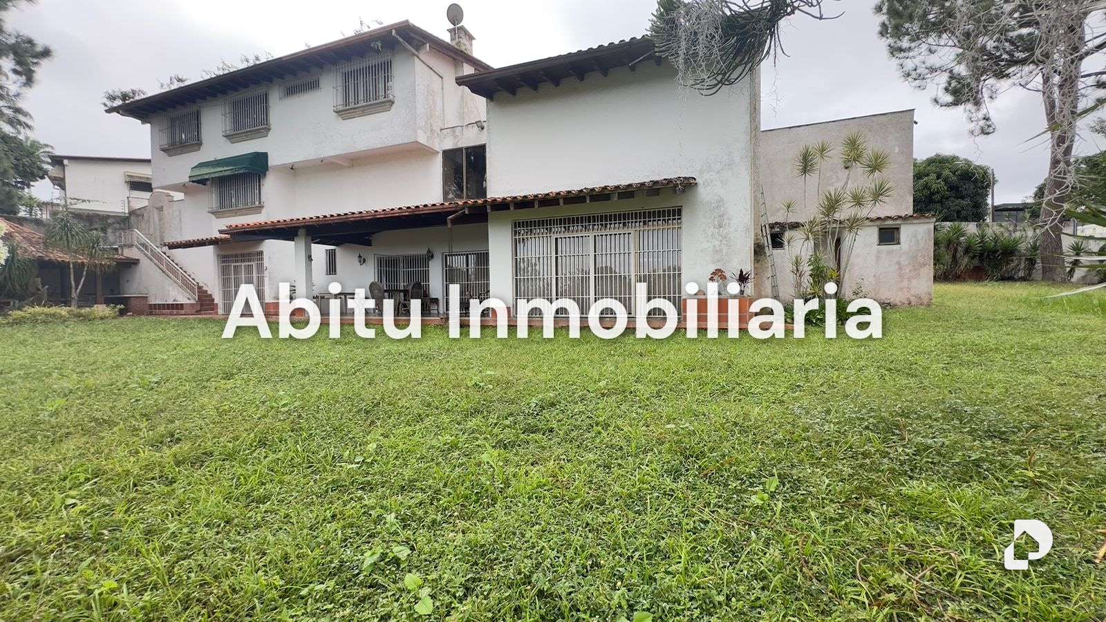 House in La Lagunita, Caracas – 2