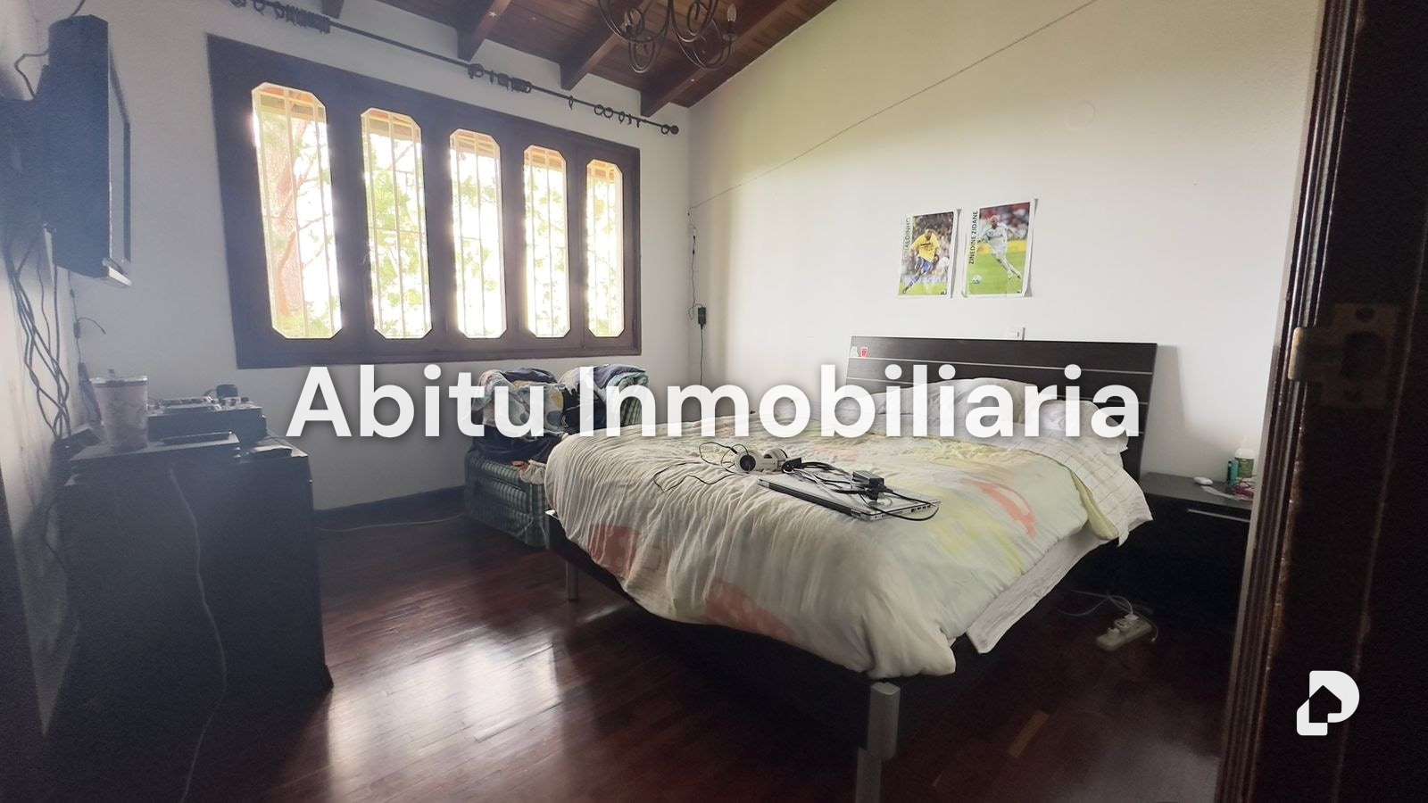 House in La Lagunita, Caracas – 22