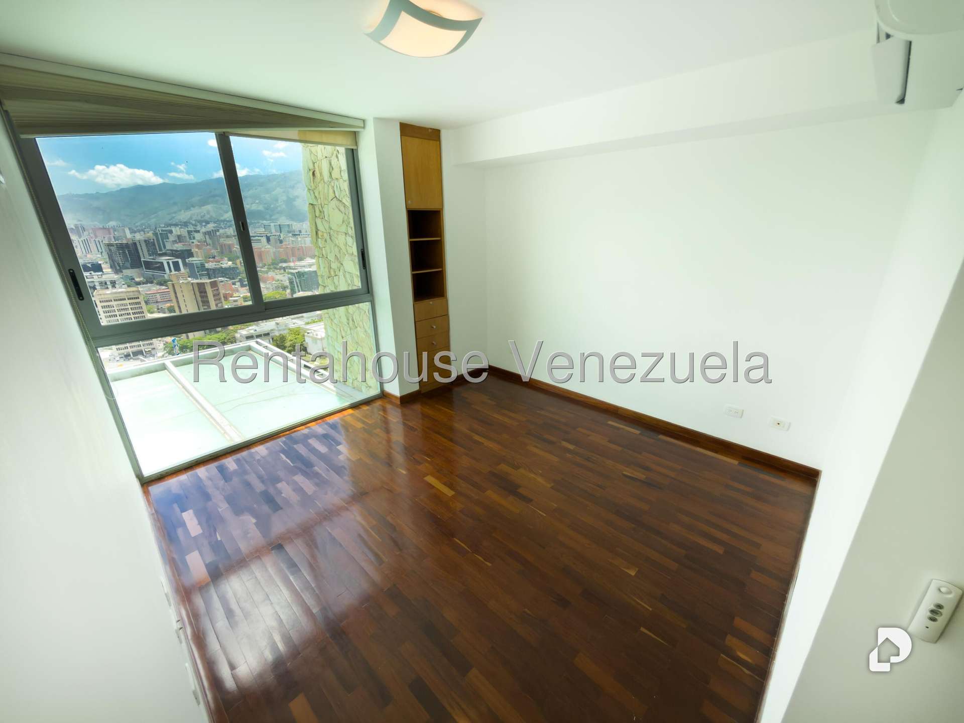 Apartamento en Lomas de Las Mercedes, Caracas – 16