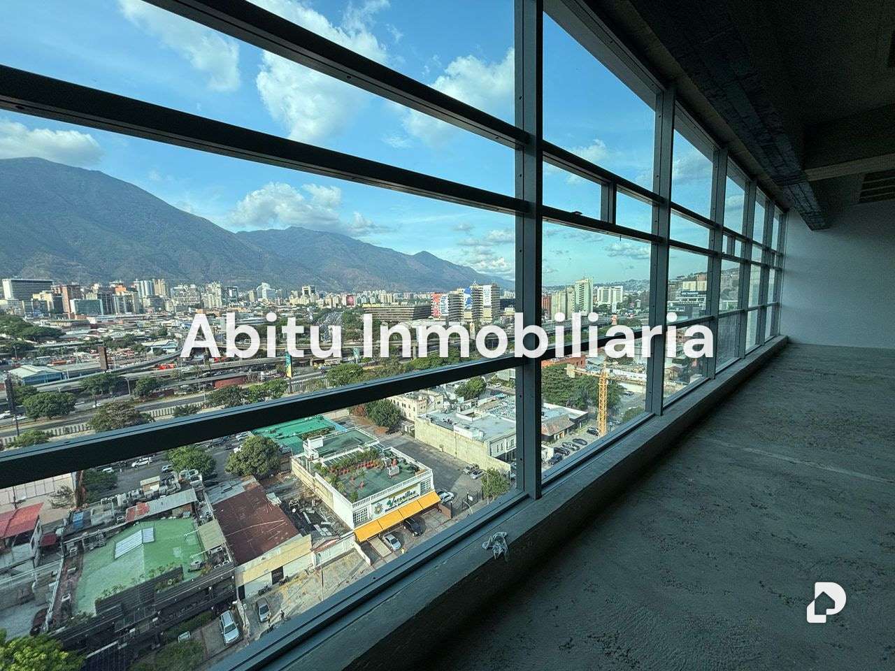 Oficina en Las Mercedes, Caracas – 1