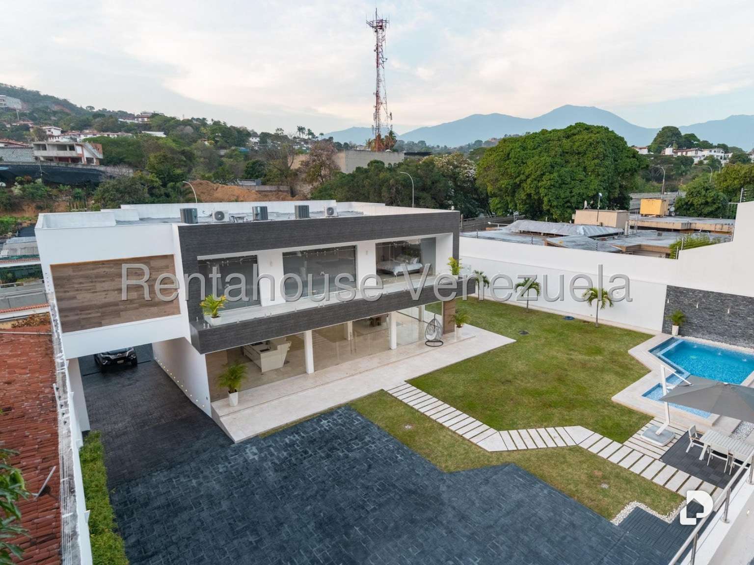 Casa en Prados Del Este, Caracas – 26