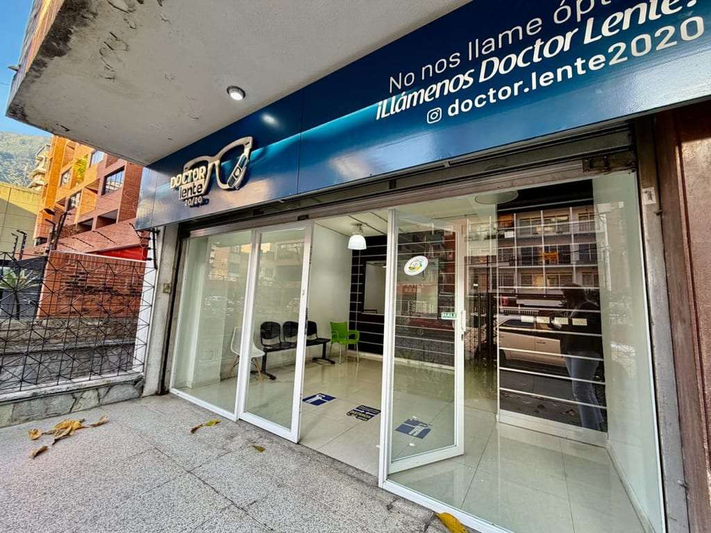 Local comercial en Los Palos Grandes, Caracas - 1