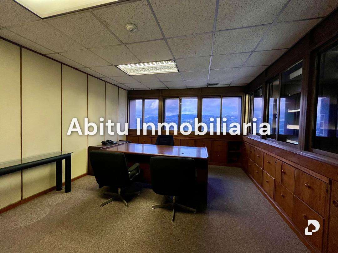 Oficina en Los Palos Grandes, Caracas – 4