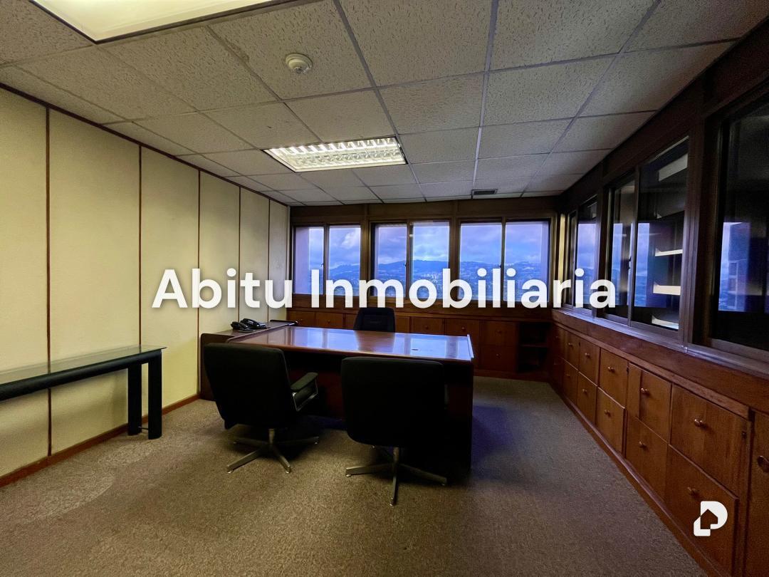Oficina en Los Palos Grandes, Caracas – 4