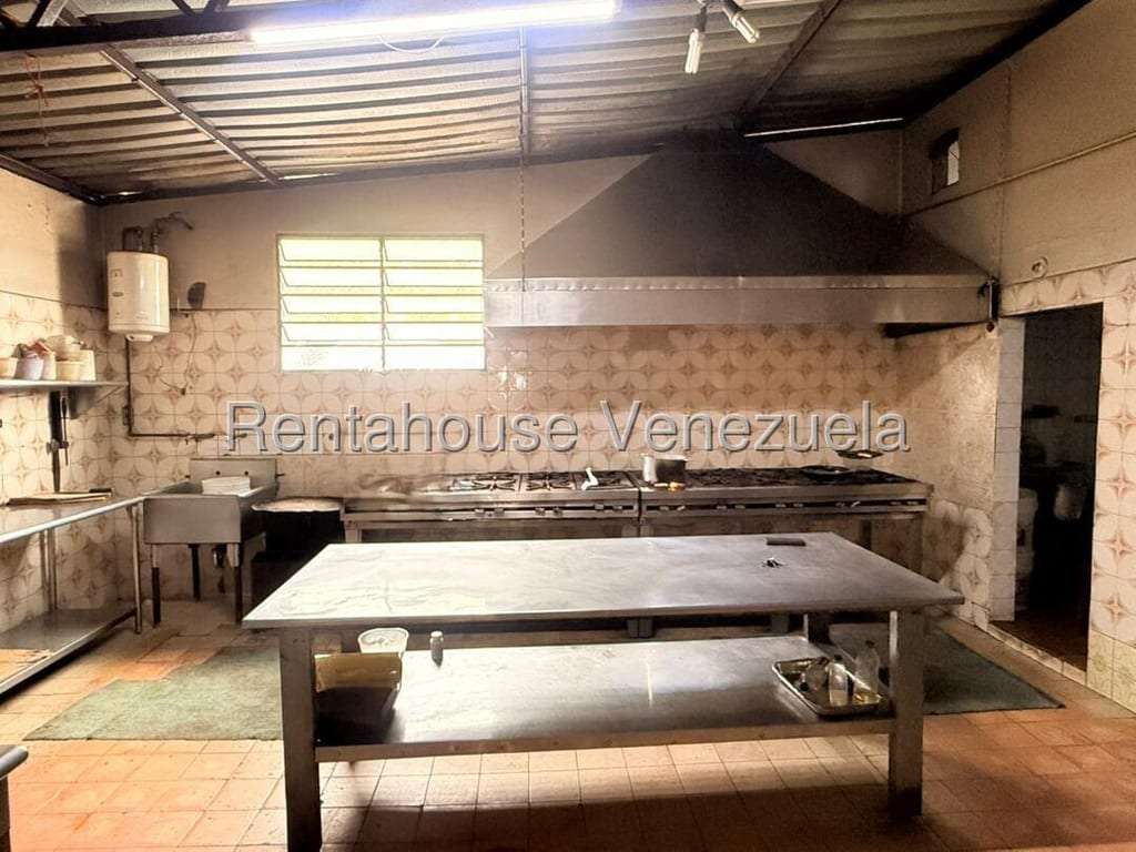 Local comercial en Hoyo de la Puerta, Caracas