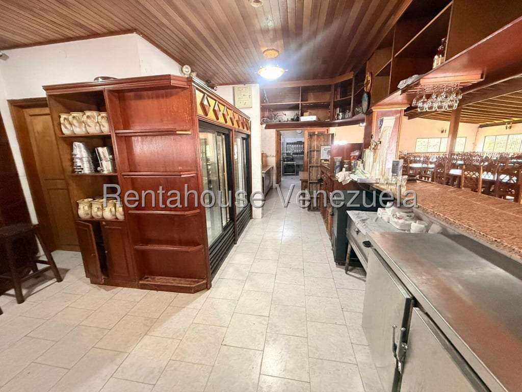 Local comercial en Hoyo de la Puerta, Caracas
