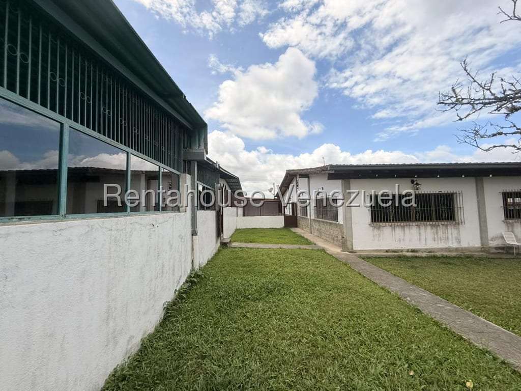Local comercial en Hoyo de la Puerta, Caracas