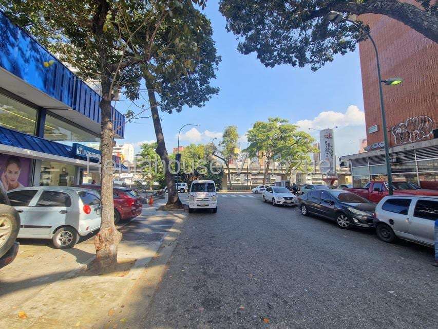 Edificio en Colinas de Bello Monte, Caracas - 1