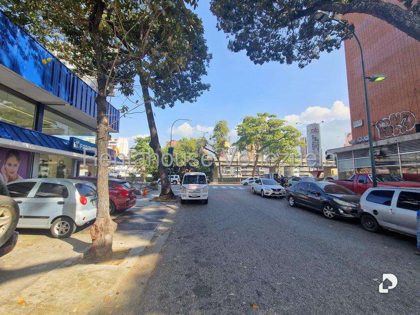 Edificio en Colinas de Bello Monte, Caracas – 1