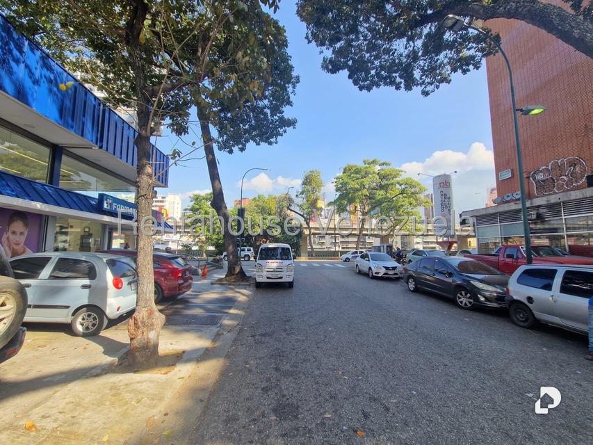 Edificio en Colinas de Bello Monte, Caracas – 1