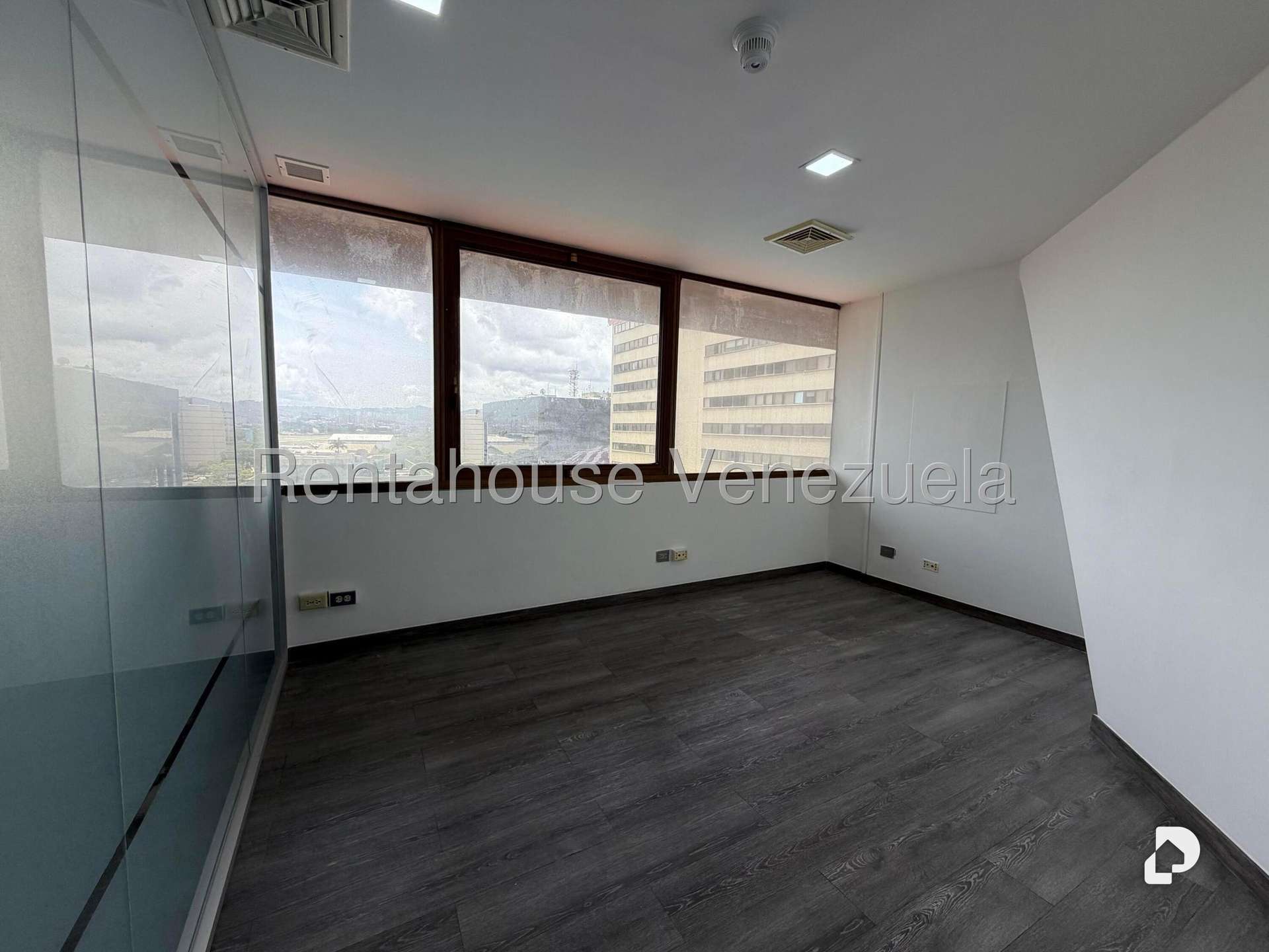 Oficina en Chuao, Caracas – 6