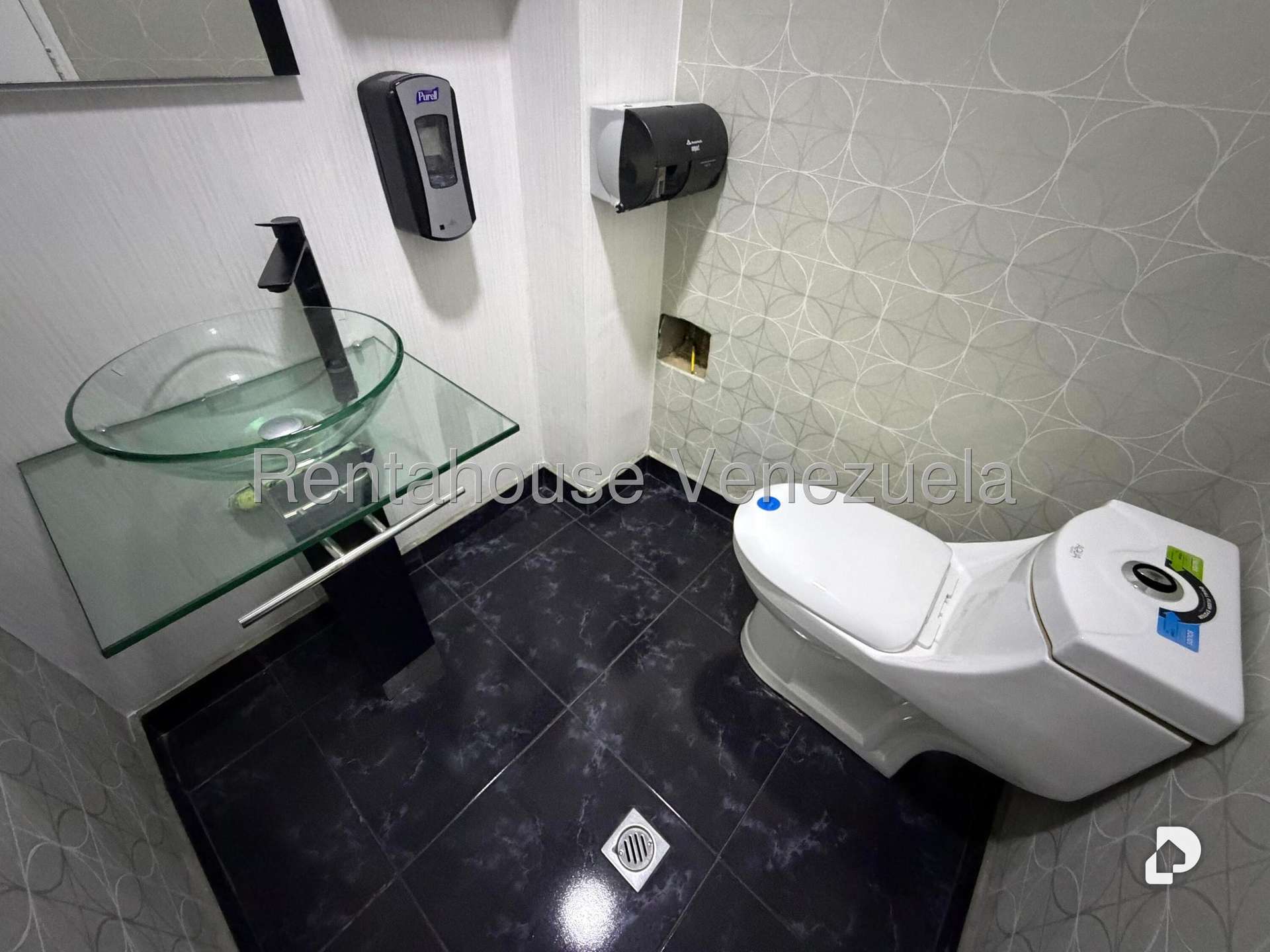 Oficina en Chuao, Caracas – 11