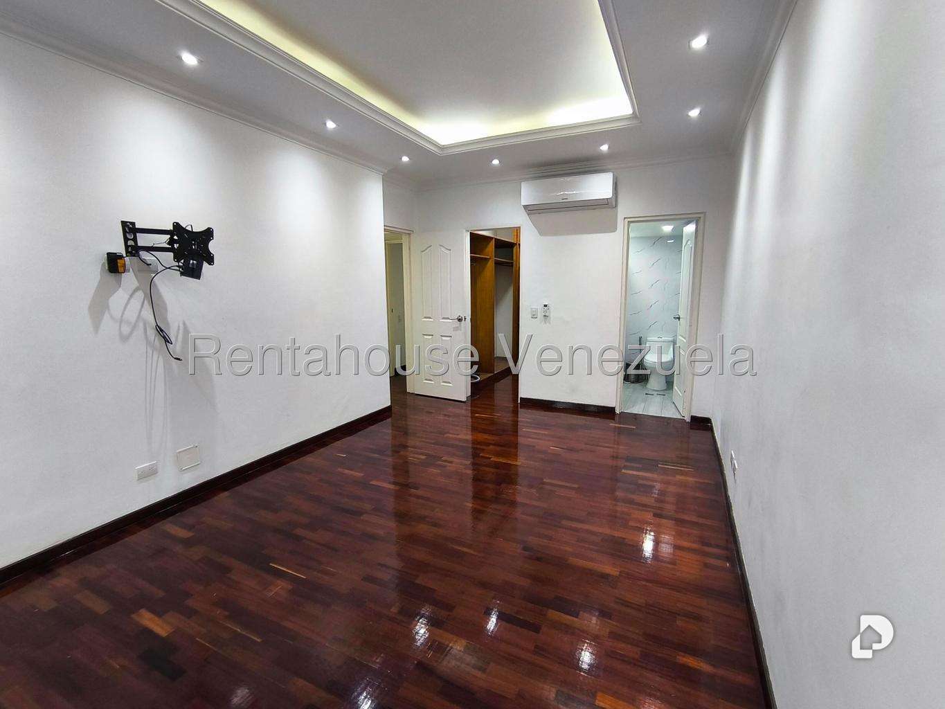 Apartamento en Santa Fe Norte, Caracas – 28